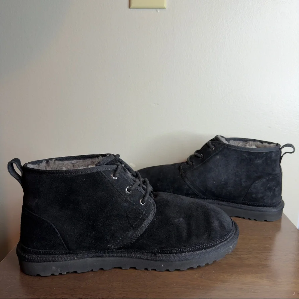 UGG Neumel Black Suede Sheepskin Chukka Boots Sz 13 Mens
